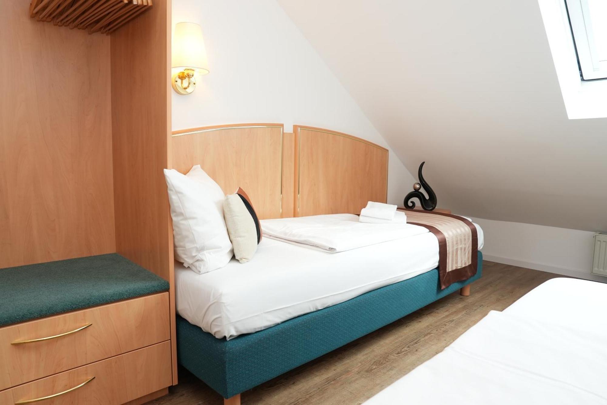 Uno Hotel Posthof ซาร์ลุย ภายนอก รูปภาพ