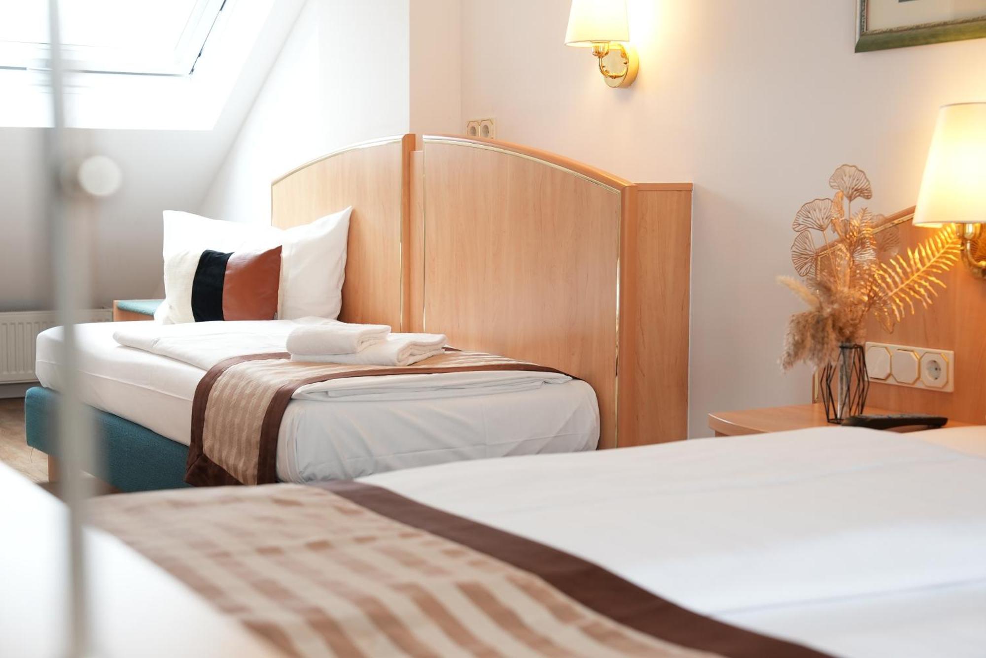 Uno Hotel Posthof ซาร์ลุย ภายนอก รูปภาพ