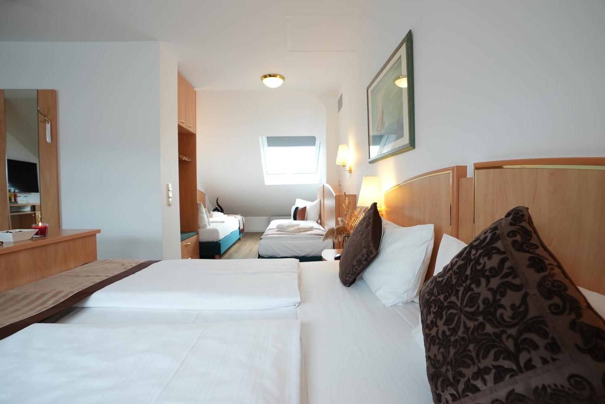 Uno Hotel Posthof ซาร์ลุย ภายนอก รูปภาพ