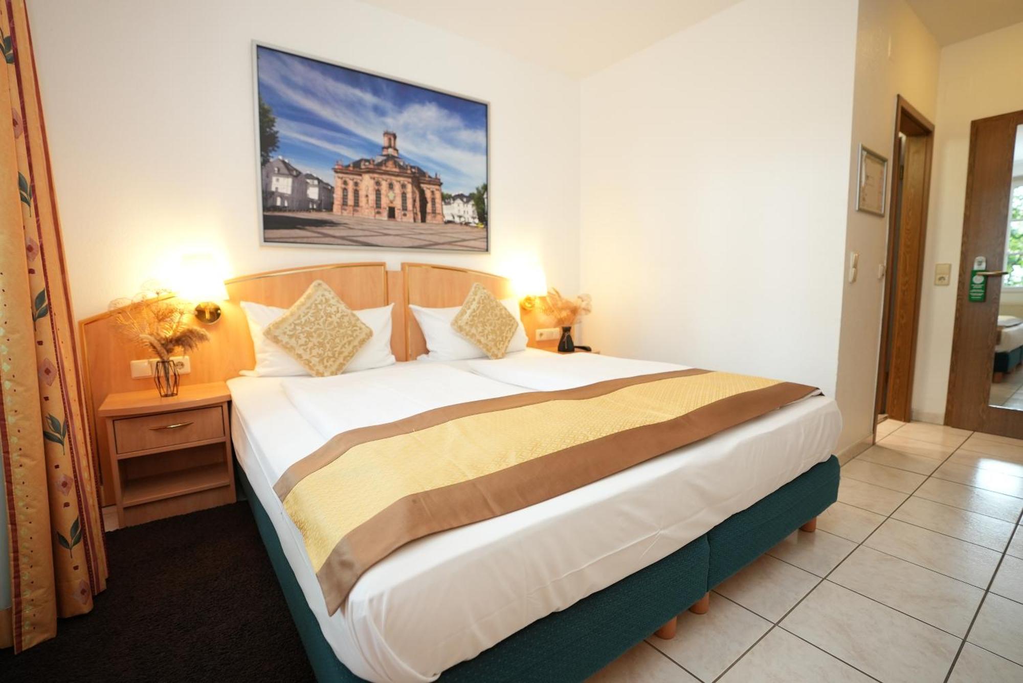 Uno Hotel Posthof ซาร์ลุย ภายนอก รูปภาพ