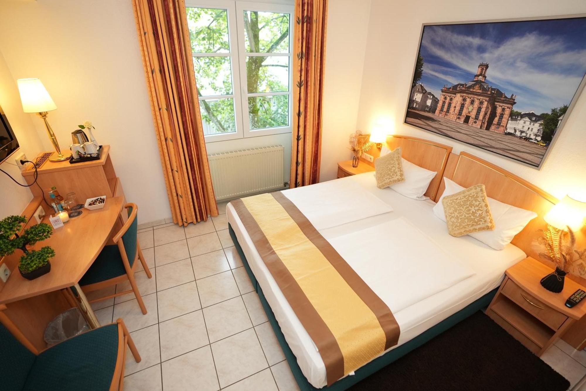 Uno Hotel Posthof ซาร์ลุย ภายนอก รูปภาพ