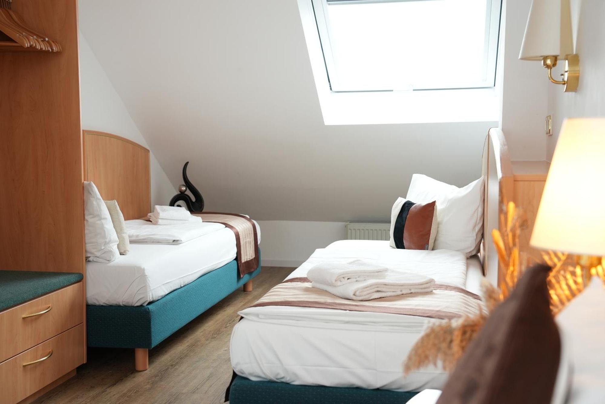 Uno Hotel Posthof ซาร์ลุย ภายนอก รูปภาพ