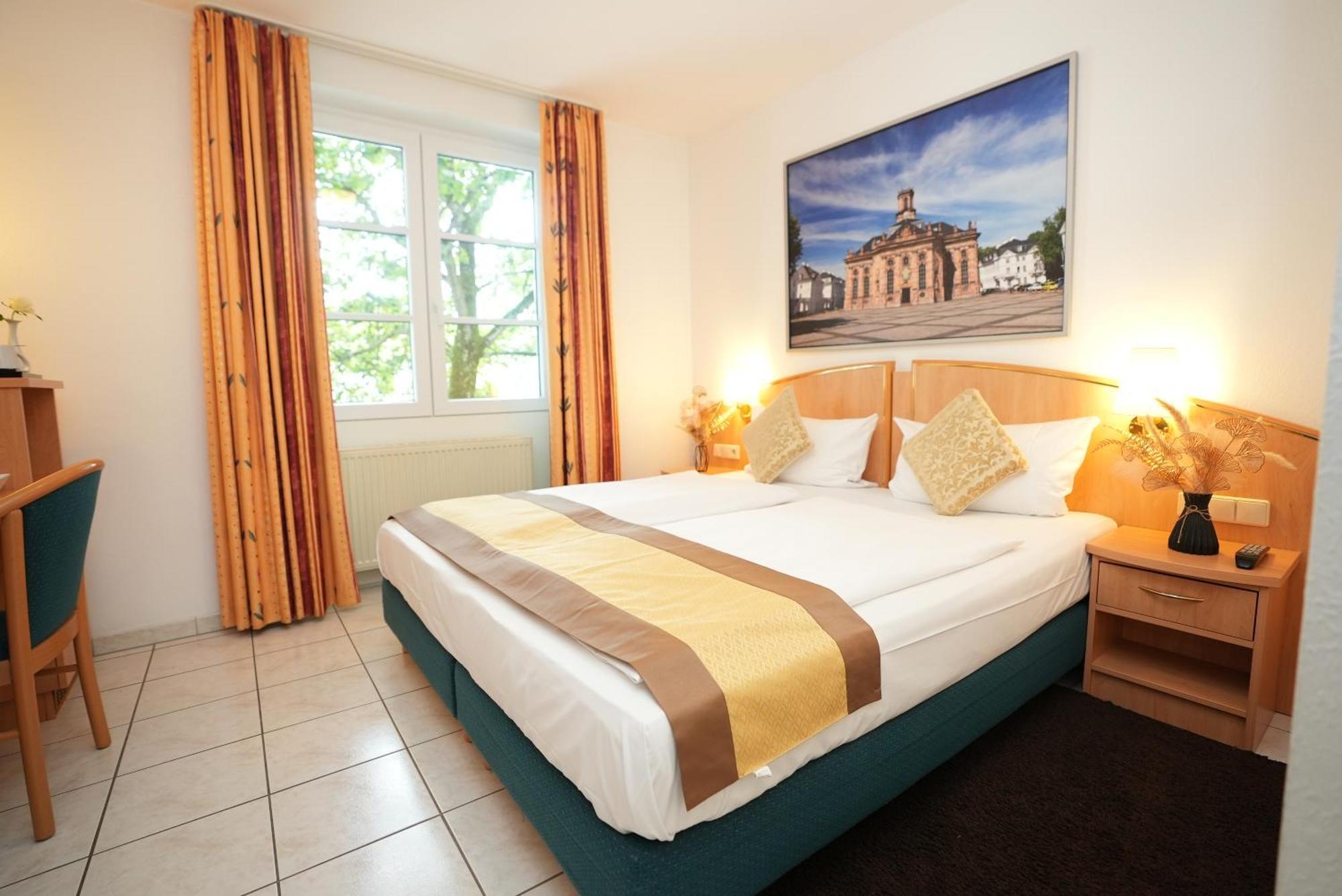 Uno Hotel Posthof ซาร์ลุย ภายนอก รูปภาพ